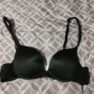 Wonderbra black push up size 32B